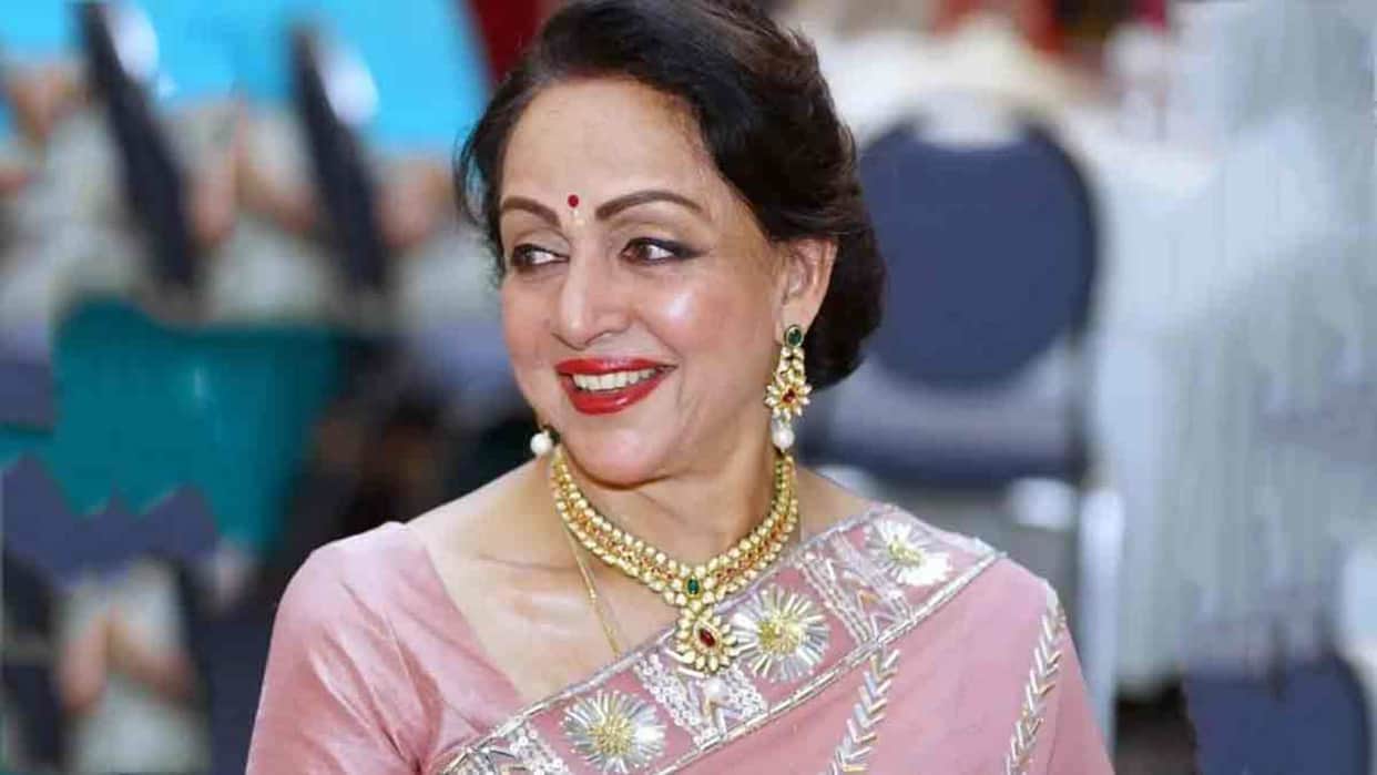 Hema Malini reveals when I met Dharmendra mother after conceived Esha I touched her feet she hugged me