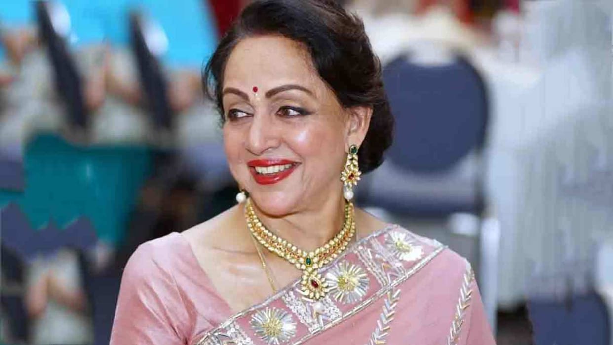 Hema Malini reveals when I met Dharmendra mother after conceived Esha I touched her feet she hugged me