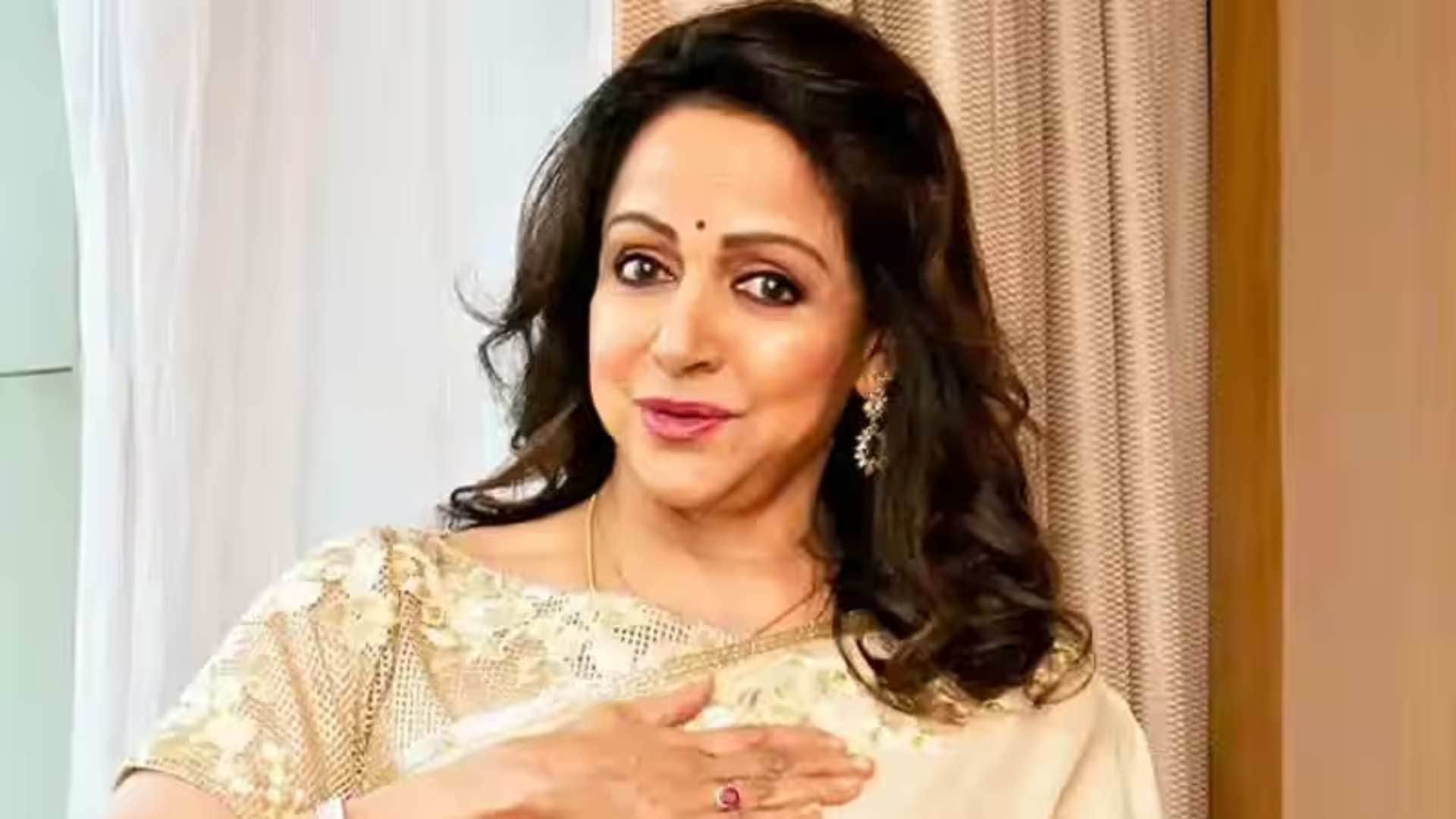 Anupam kher recalls playing Hema Malini father role in film vijay said I was much younger than her