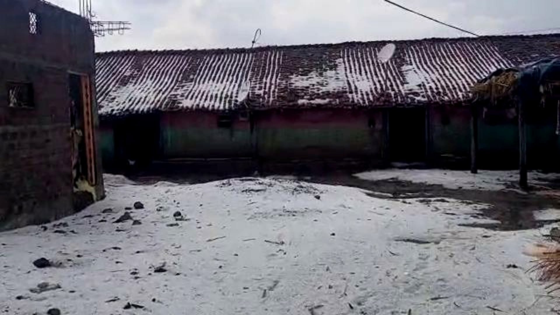 Khargone Weather News Snowfall in Khargone of Madhya Pradesh view photos