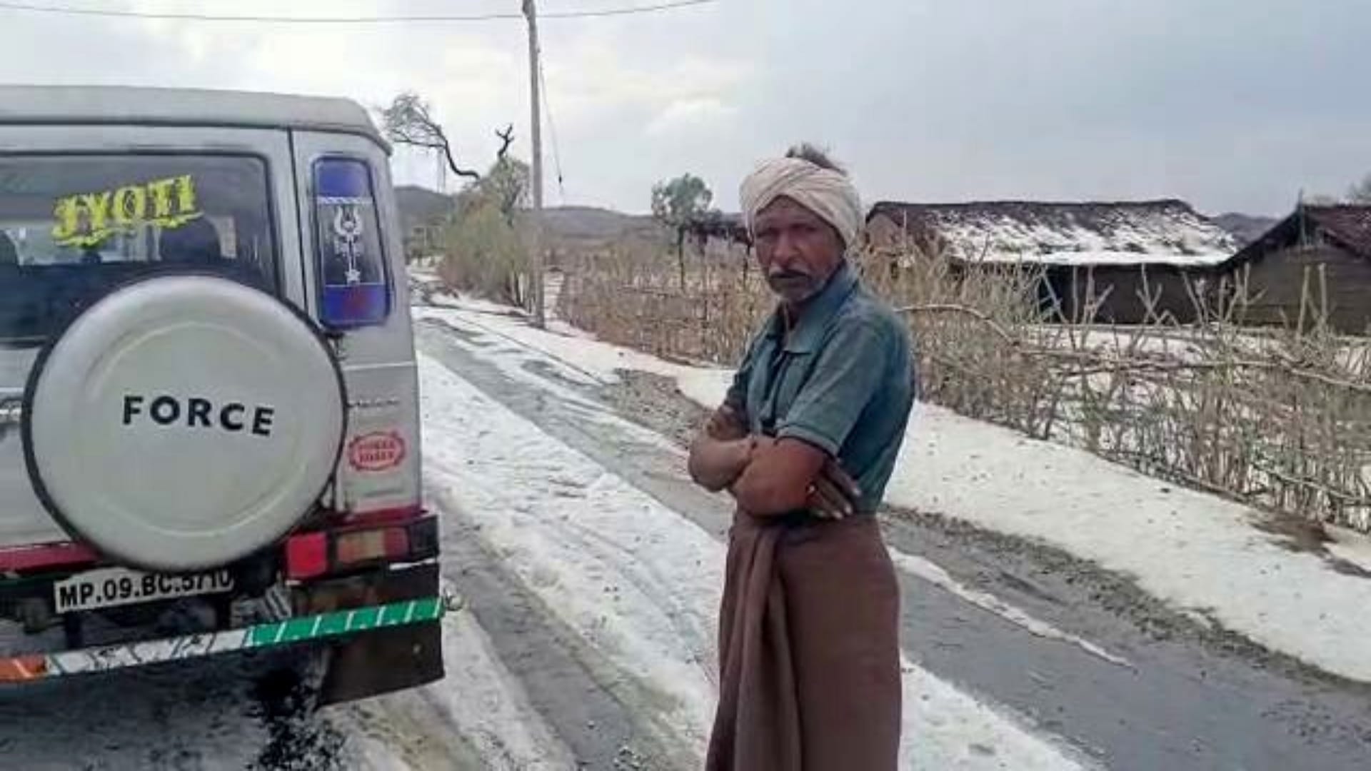 Khargone Weather News Snowfall in Khargone of Madhya Pradesh view photos