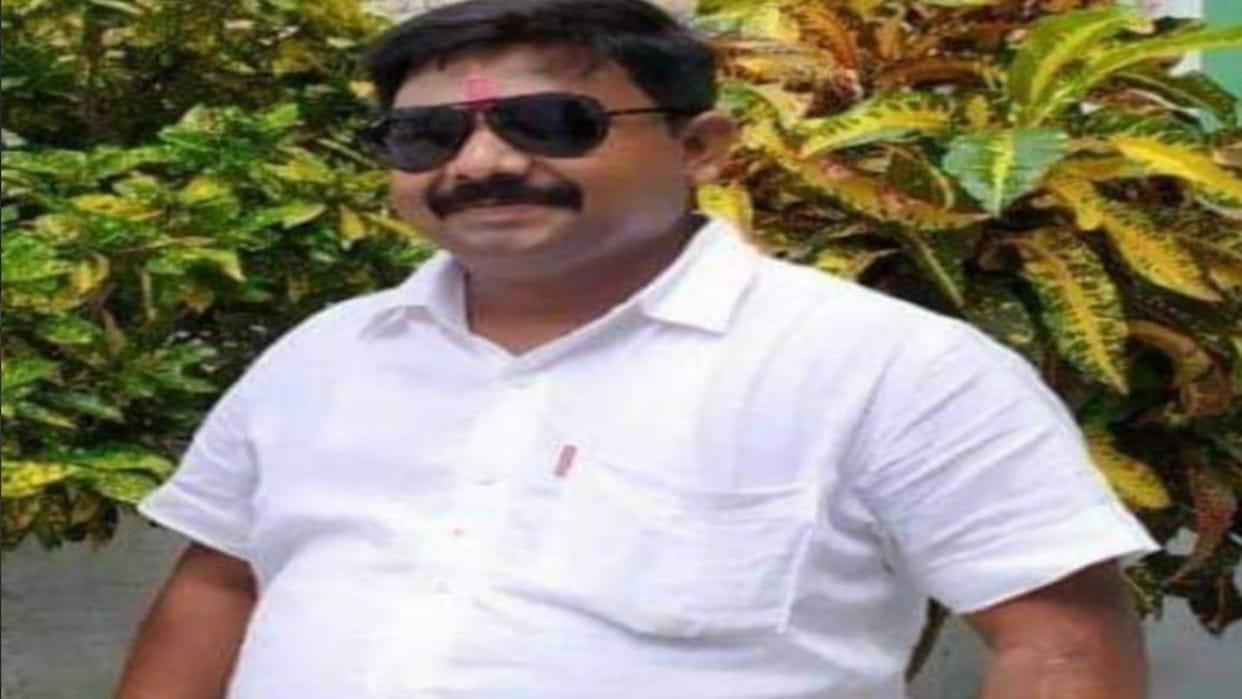 outgoing councilor committed suicide with his own gun in Kushinagar