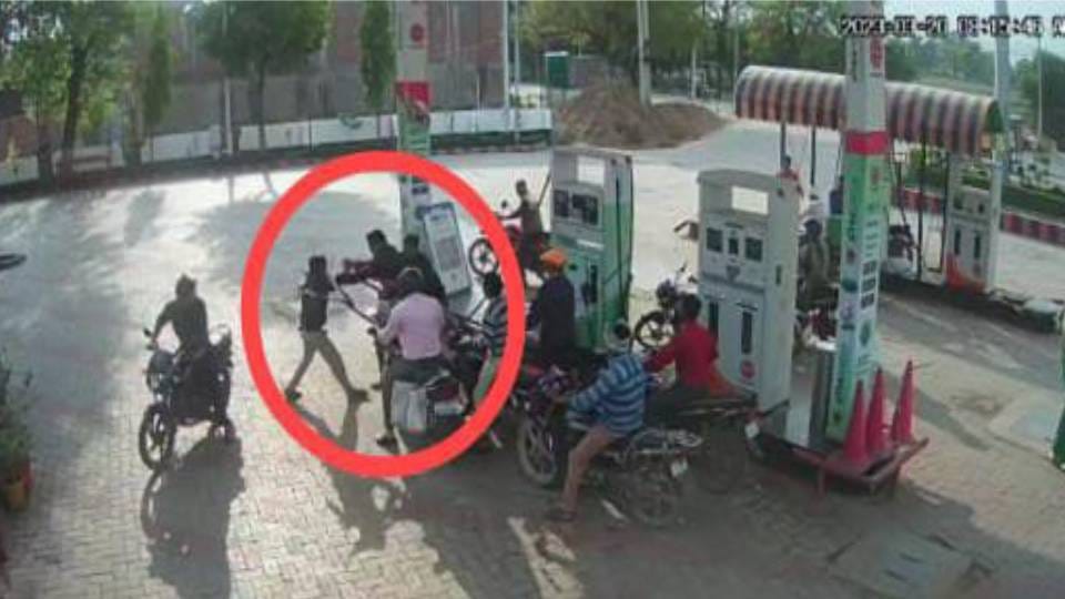Father and son beat up petrol pump worker for giving petrol first fired from pistol on protest in agra