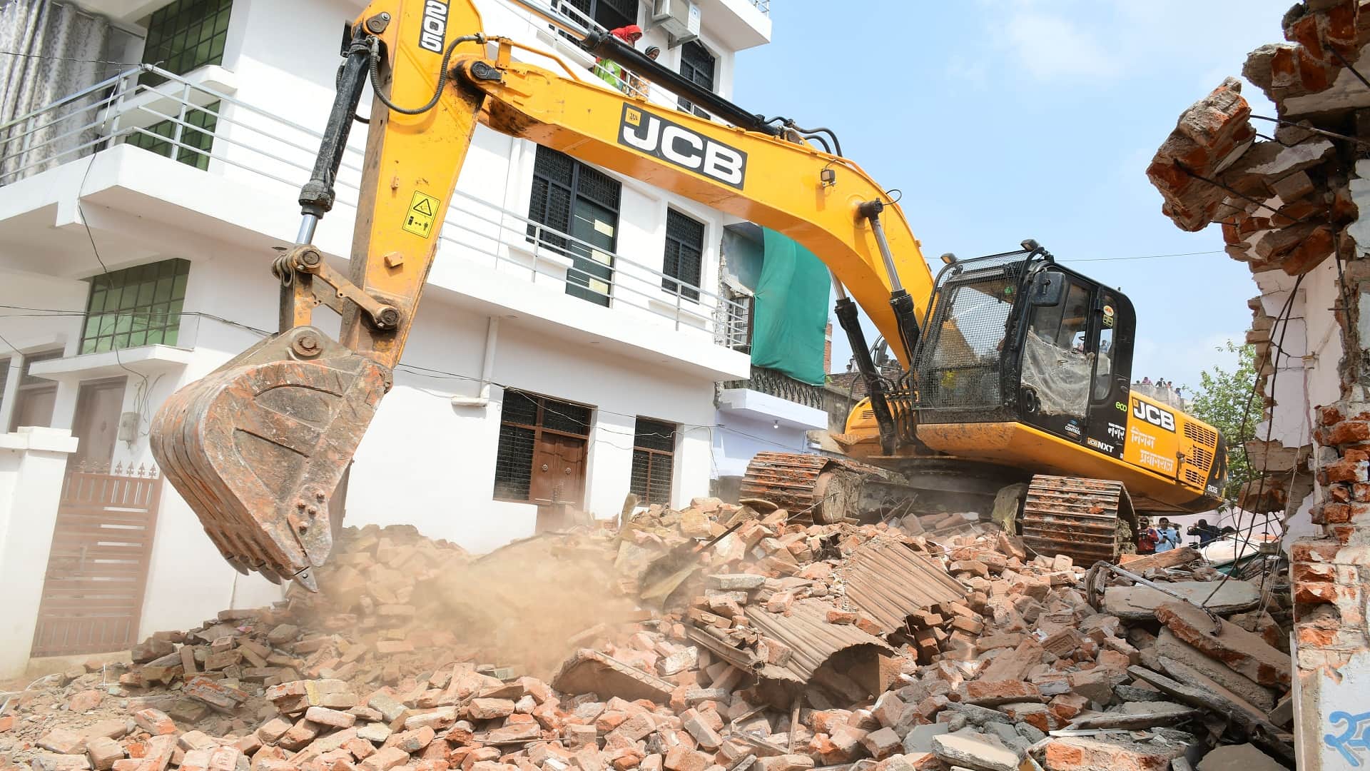 After Usman, Ghulam had fired bullets on Umesh Pal from behind, a reward of five lakhs has been announced