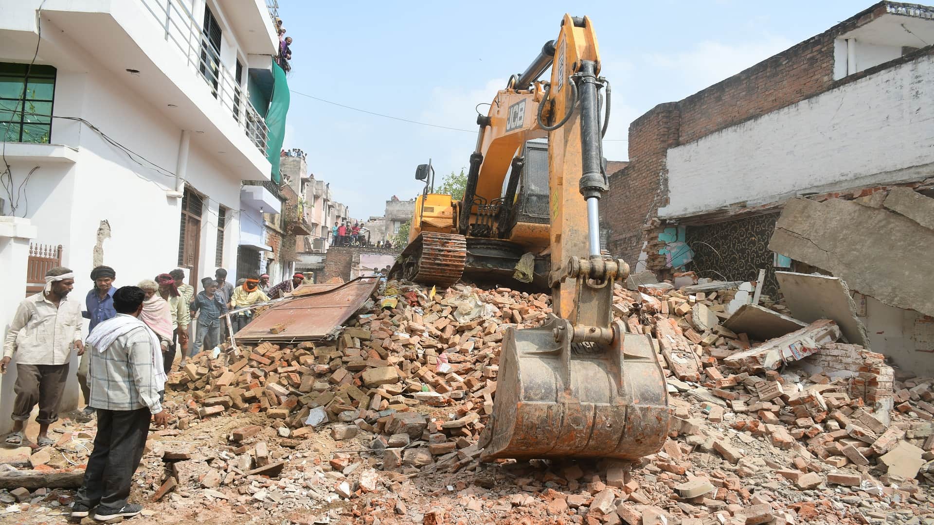 After Usman, Ghulam had fired bullets on Umesh Pal from behind, a reward of five lakhs has been announced