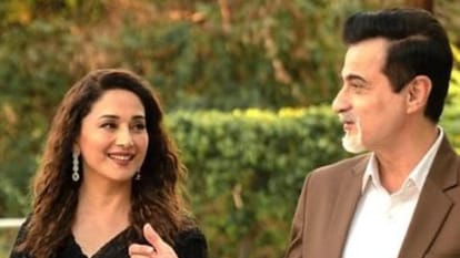 Sanjay kapoor Reveal that How he prepare Dance Steps On Akhiyan milaon song Of Film Raja With Madhuri Dixit