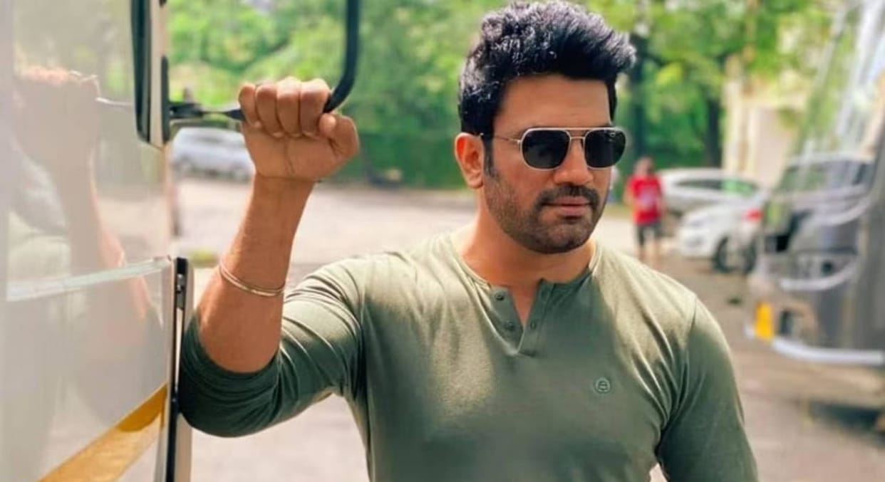 Chor Nikal ke Bhaga starrer Sharad Kelkar reveals wife Keerti select his film scripts