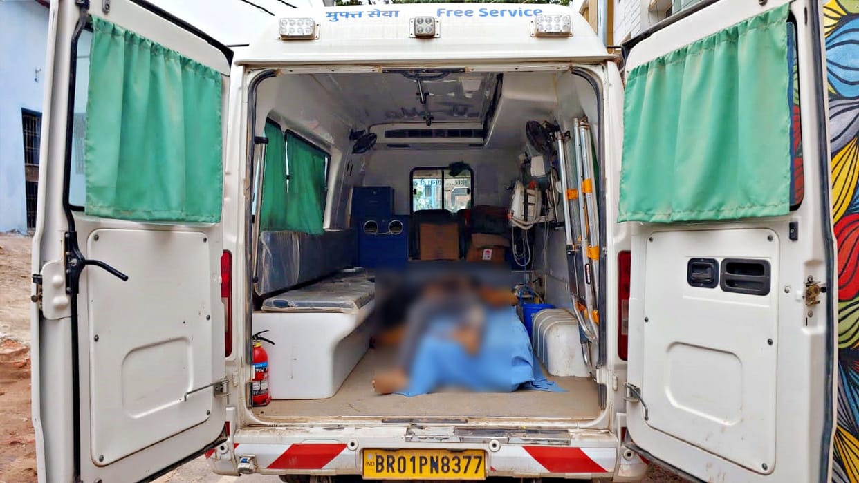A smuggler killed in an encounter between police and liquor mafia in Sitamarhi