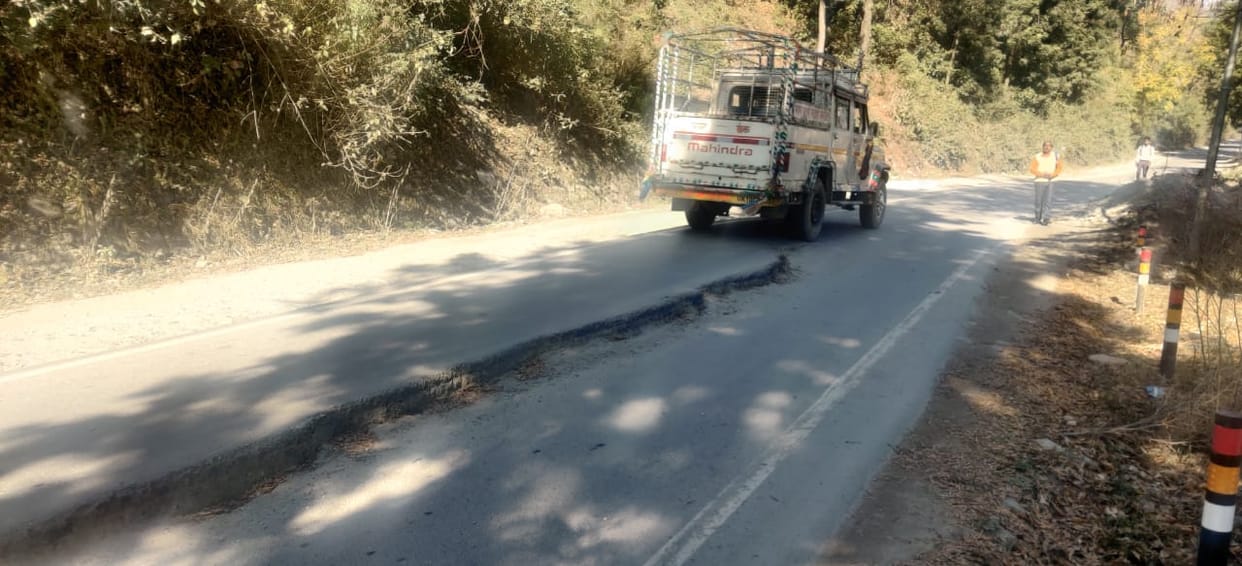 Uttarakhand News: Landslide threat from Tehri dam lake land sinking at many places in Chinyalisaur