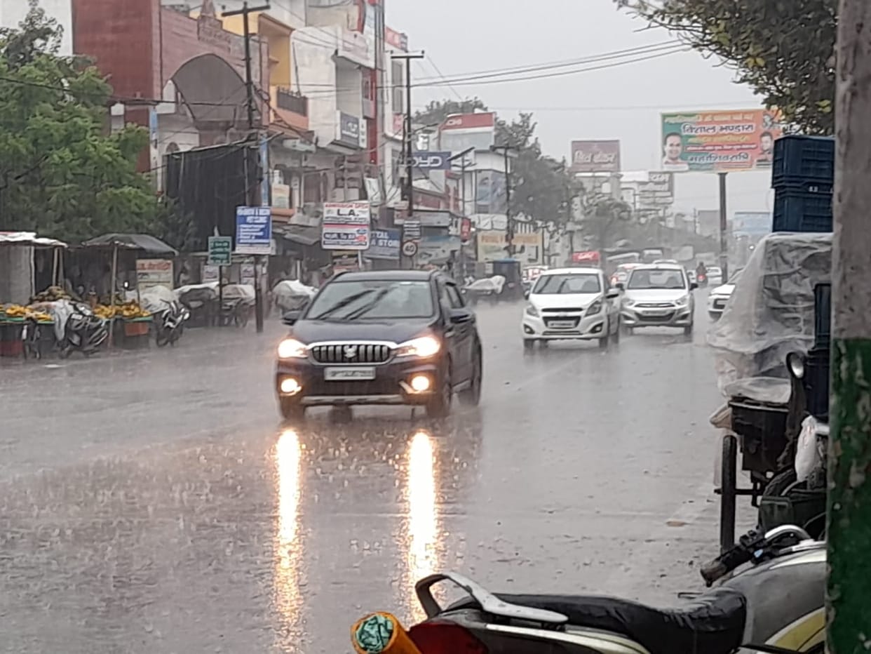UP Weather Update: After heat wave, rain-lightning warning in many districts, effect of hot winds will end