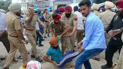 Police cleared airport road from protesters in Mohali