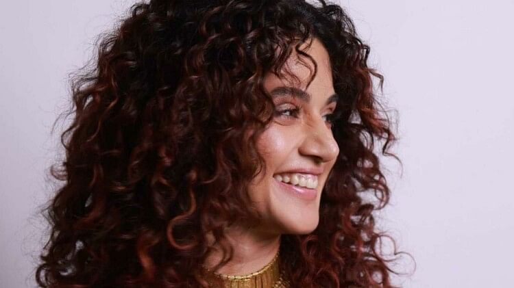 Taapsee Pannu: तापसी पन्नू ने बोल्ड फोटोशूट में ऐसे किया हिंदुत्व का अपमान! सोशल मीडिया पर मचा बबाल 1 तापसी पन्नू
