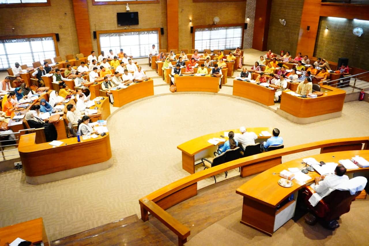 MP News: Bhopal Municipal Corporation's budget of 3300 crores presented, wards will be decorated with half the