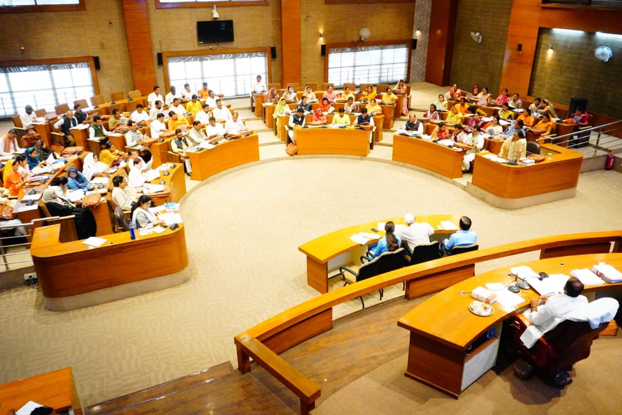 MP News: Bhopal Municipal Corporation's budget of 3300 crores presented, wards will be decorated with half the