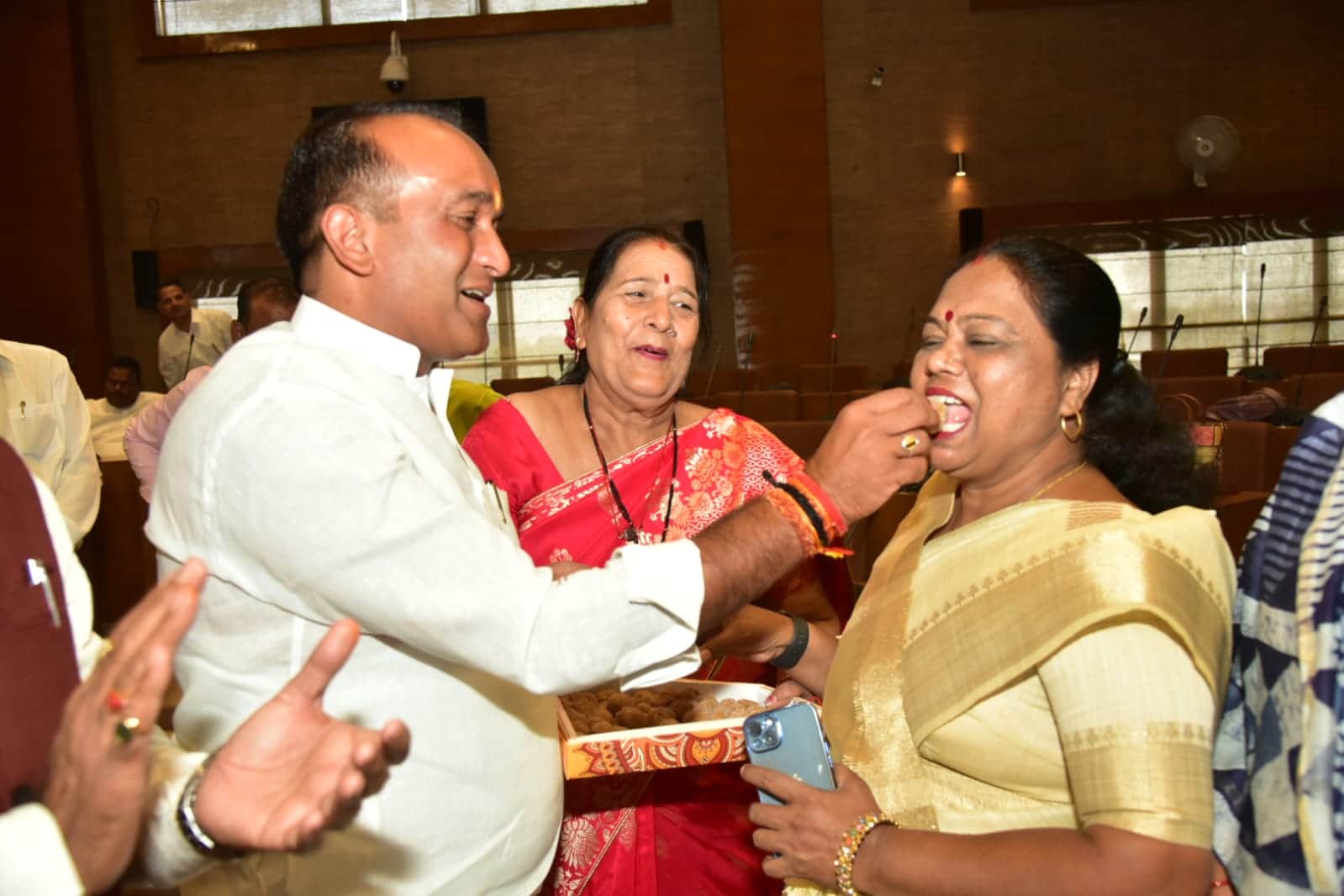 MP News: Bhopal Municipal Corporation's budget of 3300 crores presented, wards will be decorated with half the