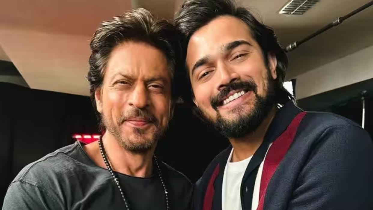 Famous YouTuber and actor Bhuvan Bam shared a photo with pathaan star shah rukh khan