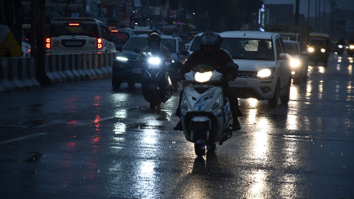 drop in temperature after Light rain in Gorakhpur