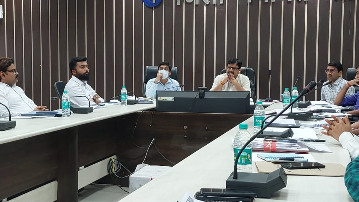 Toll free number giving information about crop damage closed, Collector expressed his displeasure