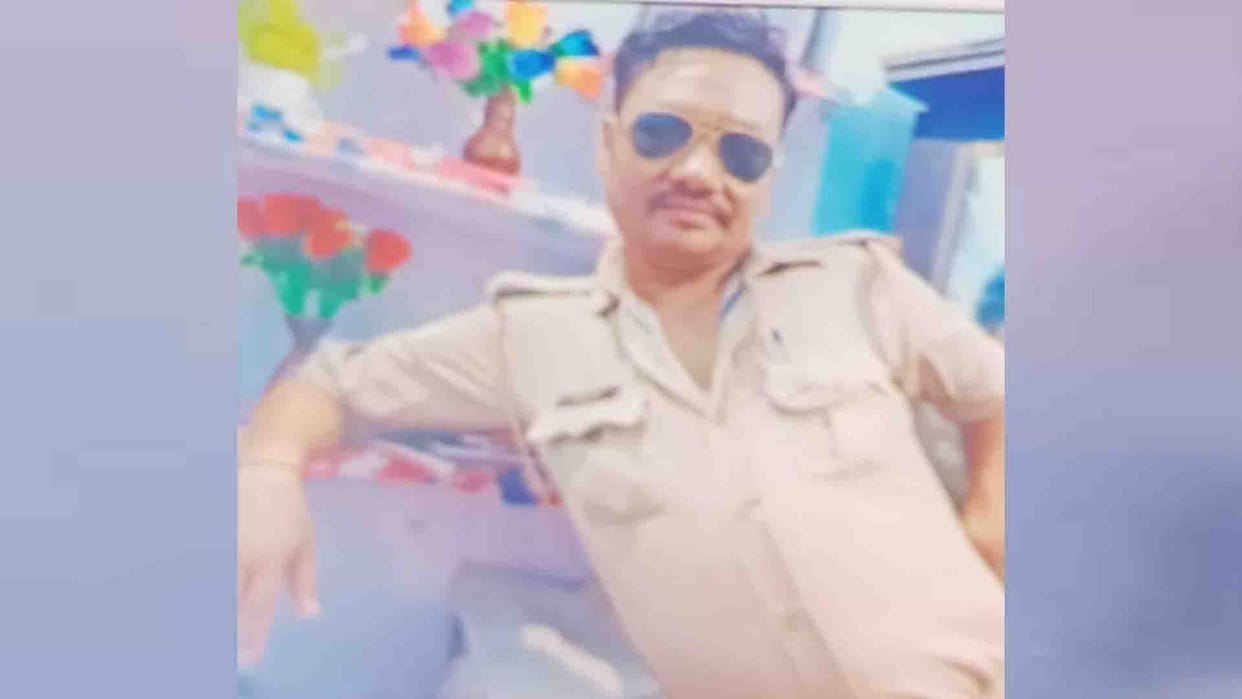 Kanpur: Suspended constable commits suicide by jumping in front of train