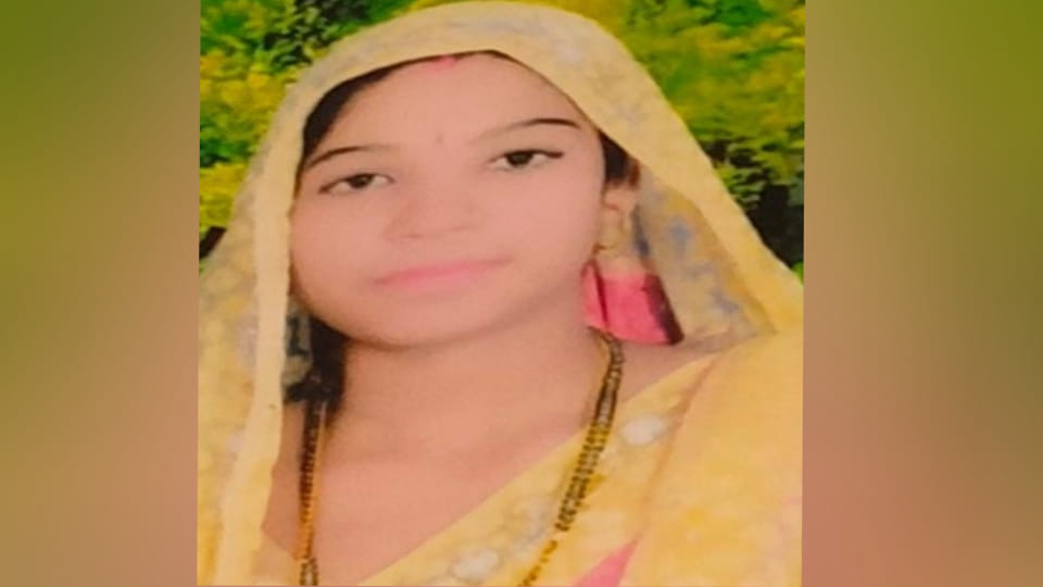Woman troubled by illness committed suicide by hanging in Etah