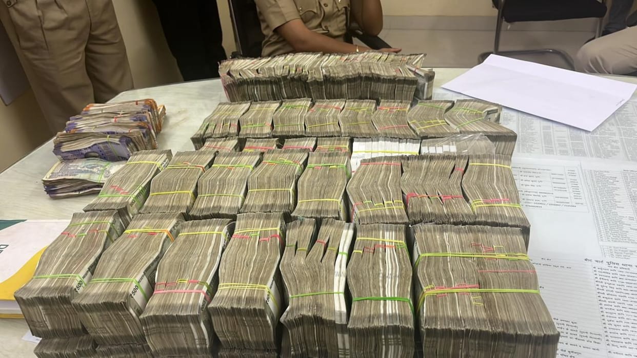 Karnataka Election news update Rs 1 crore cash seized from auto in Bengaluru two accused arrested
