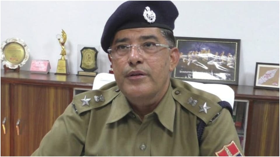 31 teams of Bharatpur police raided and arrested 44 miscreants