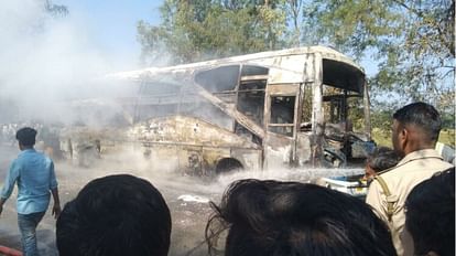 A double decker bus catches fire in asandra thana kshetra in Barabanki.