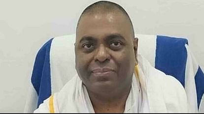 Karauli Baba Kanpur Assaults Doctor for Lack of Miracle; Notice to Be Sent, Sit to Be Formed Soon
