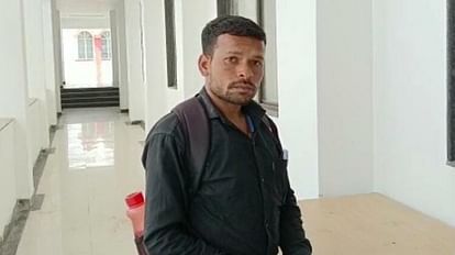 कटनी में जनसुनवाई में पहुंचा गोरेलाल।