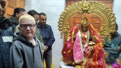 Jammu Kashmir: Teetwal echoed with sound of bells as soon as the newly constructed Sharda temple opened