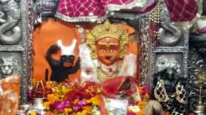 Chaitra navratri 2023 devotees Crowd in temples of Maa Durga ghatsthapna kalash sthapna watch Photos
