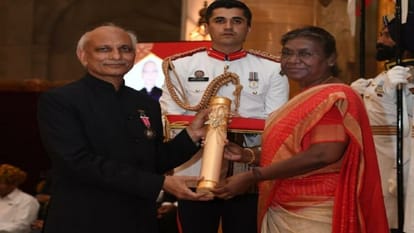 Varanasi: बीएचयू के पूर्व प्रोफेसर मनोरंजन साहू को मिला पद्मश्री, आयुर्वेद के क्षेत्र में योगदान के लिए सम्मान बीएचयू के पूर्व आचार्य मनोरंजन साहू को मिला पद्मश्री,