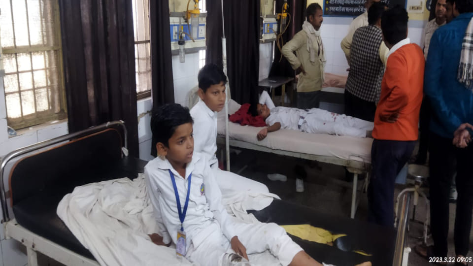 speeding pickup hits school van in Etah 14 people were injured including seven students in accident