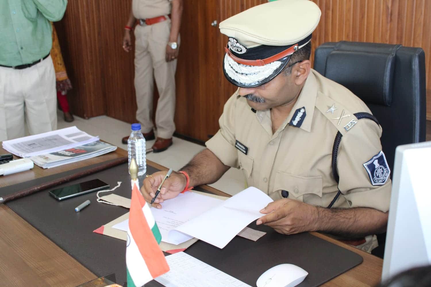 Bhopal News: Bhopal Police Commissioner Harinarayanchari Mishra took charge, said – Police will work with sens