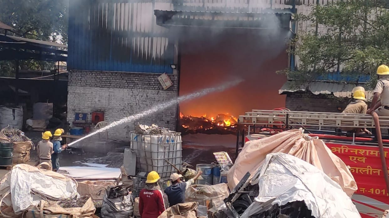 fire accident in chhattisgarh; loss of crores due to fire in iron factory in bhilai