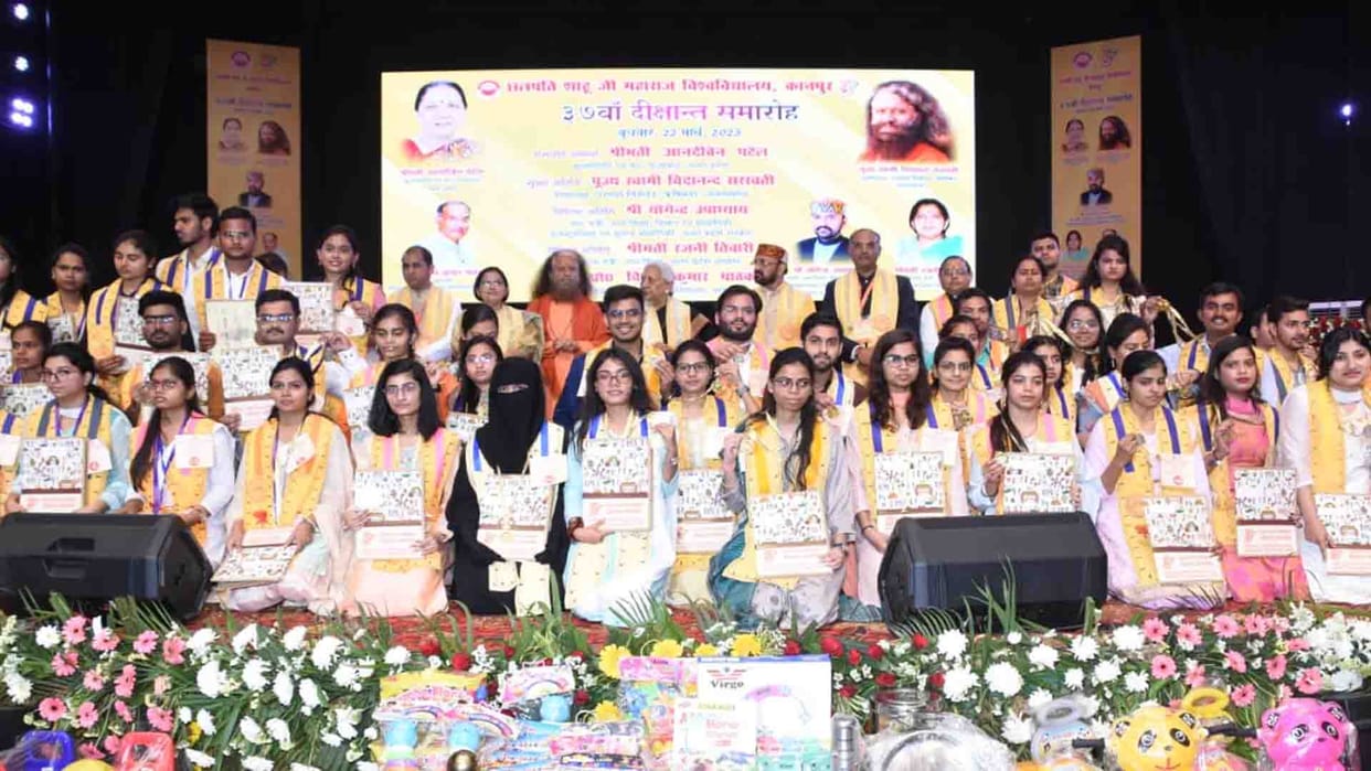Csjmu Convocation 2023: Radha Gupta gets Chancellor Gold Medal, 59 meritorious get medals