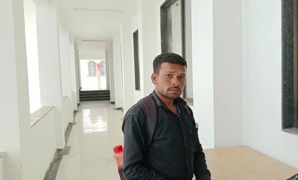 Katni News: Amazing-amazing! Punches fined one lakh for not getting married, know what is the matter