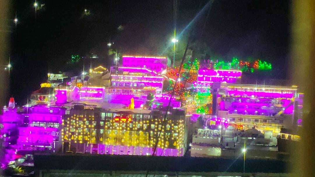 Katra: Maa Vaishno mandir 36 thousand devotees left for Bhavan on the first Navratri