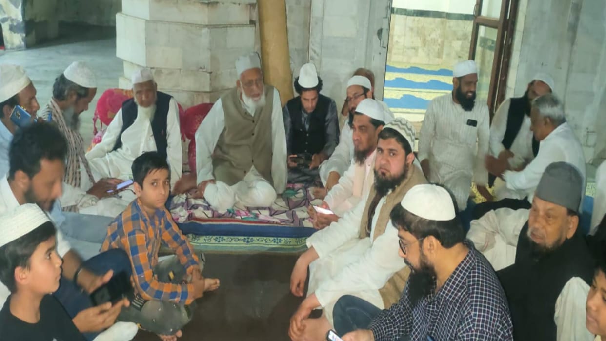 The moon was not visible and now the first Rosa will be on March 24 announced in meeting in Darul Uloom Deoban