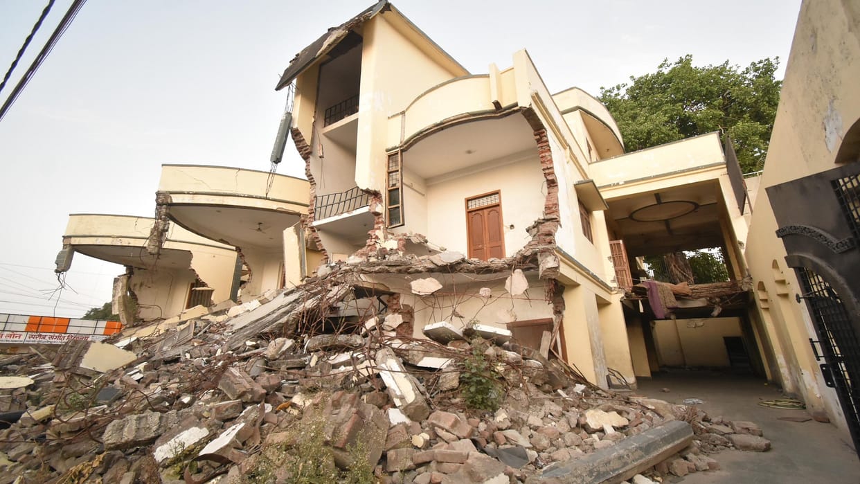 Umesh Pal murder case: Atiq's ruined office had all the facilities of luxury, used to beat him in the torture
