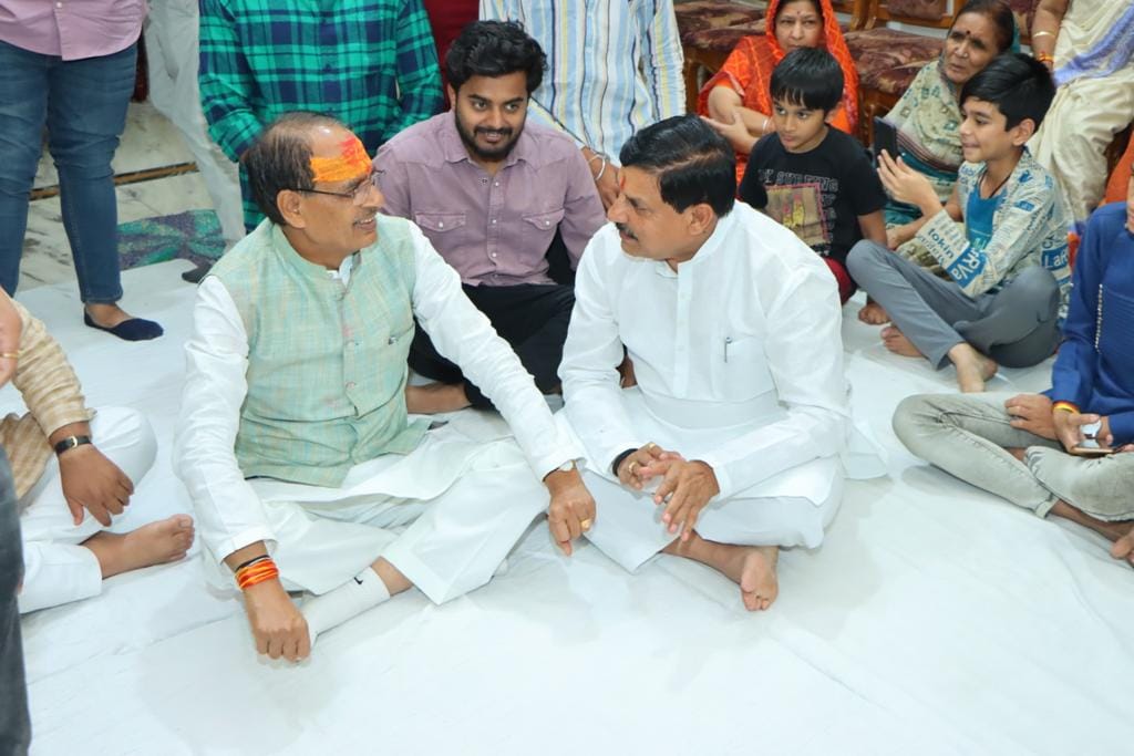 Shivraj reviewed the second phase of Mahakal Lok, said - complete the work by July