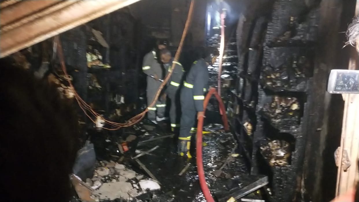 Fire broke out in English liquor shop in Nadesar varanasi