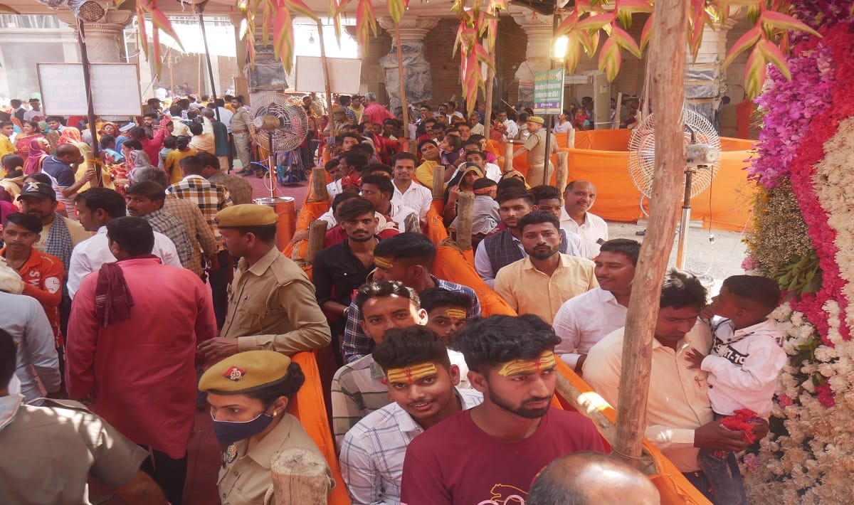Chaitra Navratri 2023 First day in Vindhya Dham Devotees gathered in  vindhyachal