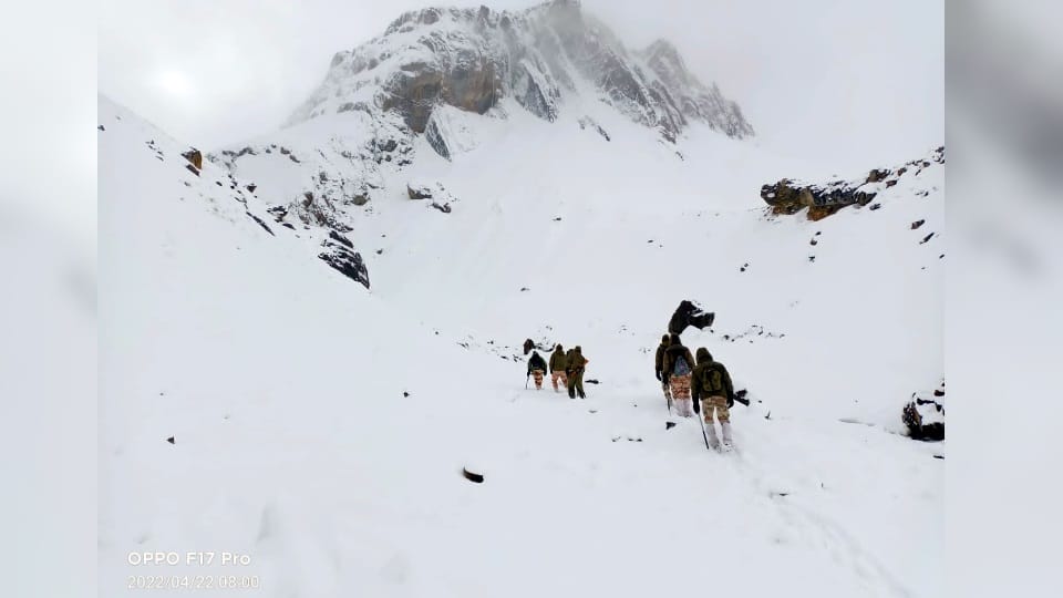 Uttarakhand Weather: Soldiers Doing Duty on china border in minus 20 degree temperature