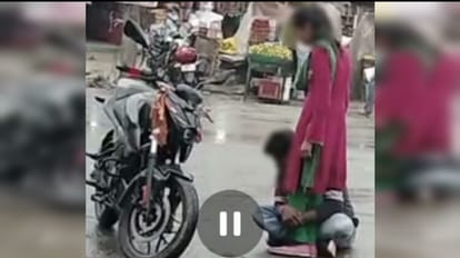 कुशीनगर में युवक-युवती क वीडियो वायरल।