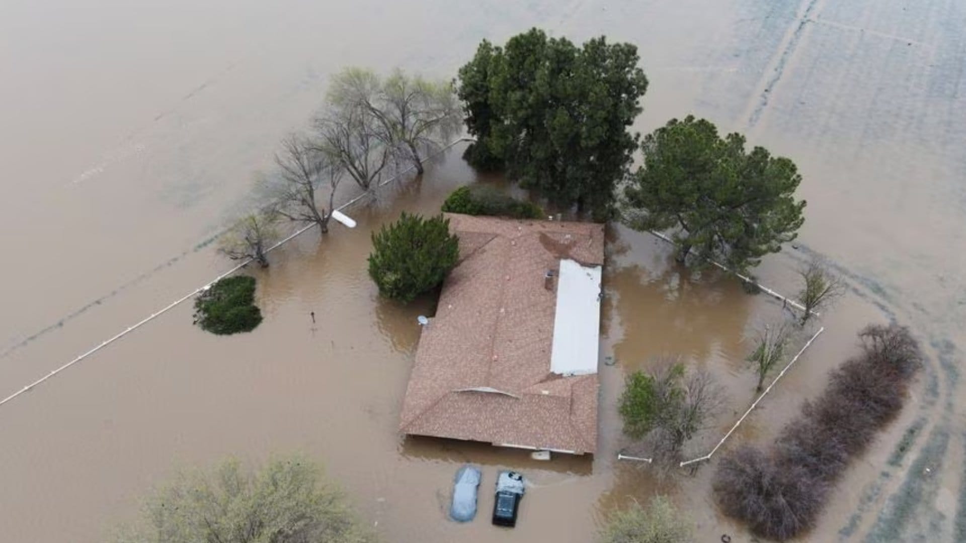Storm hit again American state California Many cities submerged, roads sunken, power failure, see pictures of