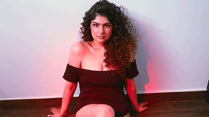 Anshula Kapoor flaunted curvy figure wearing monokini Janhvi Khushi were stunned after seeing the pictures
