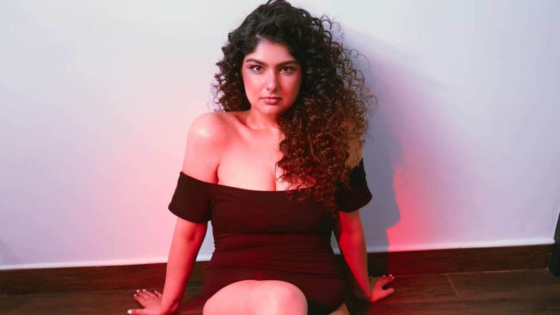 Anshula Kapoor flaunted curvy figure wearing monokini Janhvi Khushi were stunned after seeing the pictures