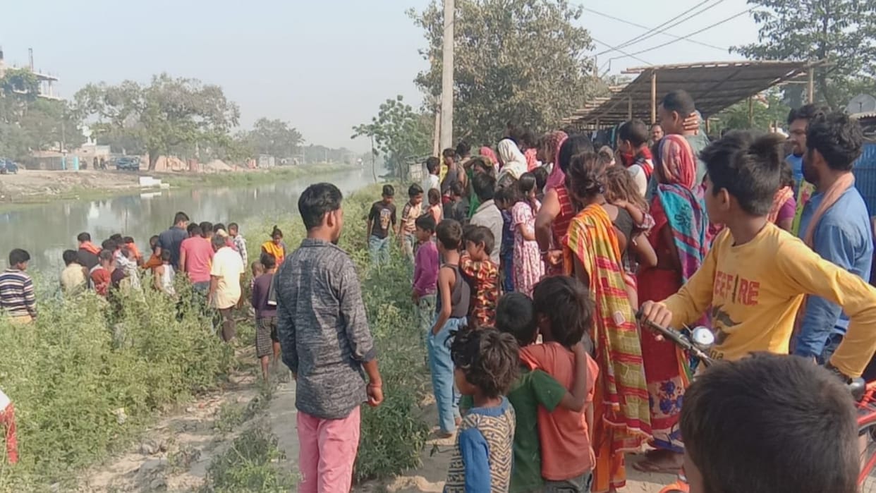 Araria Crime Dead body of youth found in ABC canal family alleges murder