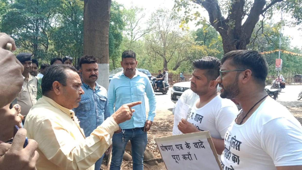 chhattisgarh Police detained two constables on charges of sedition in bhilai